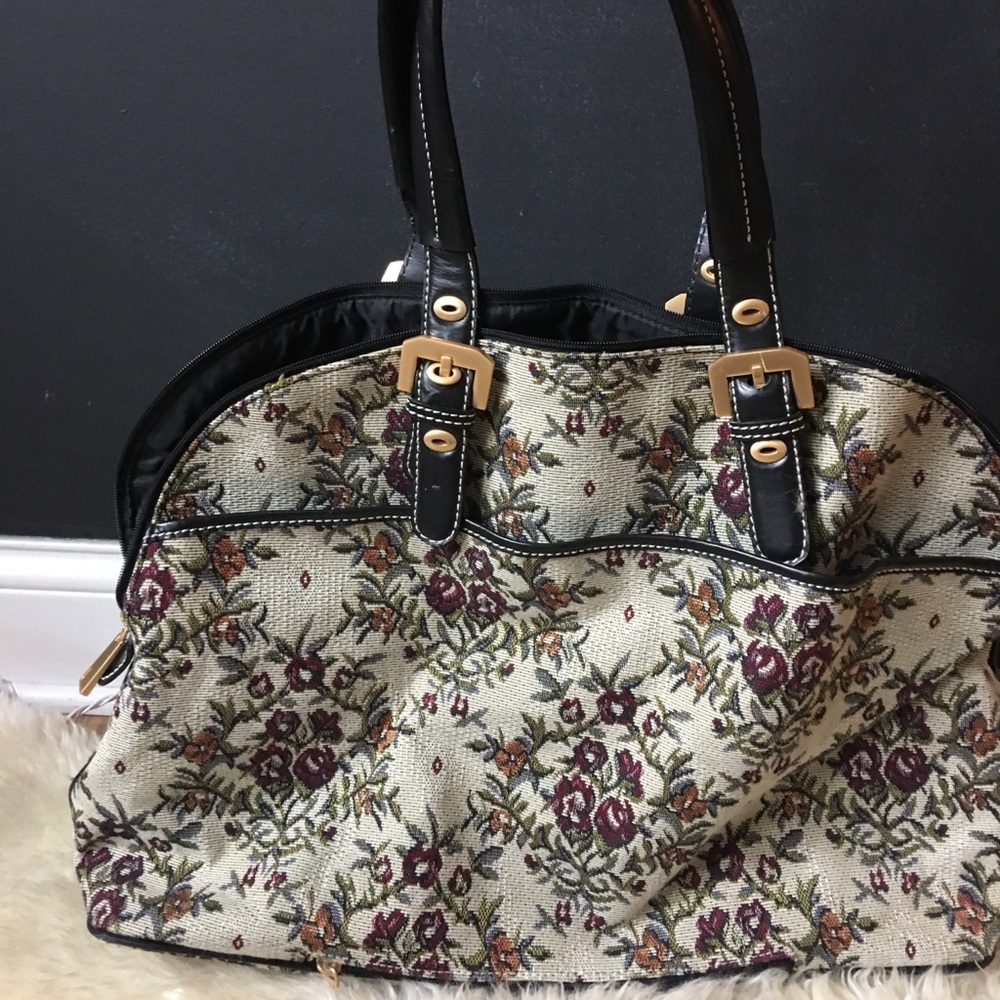Large carpet bag